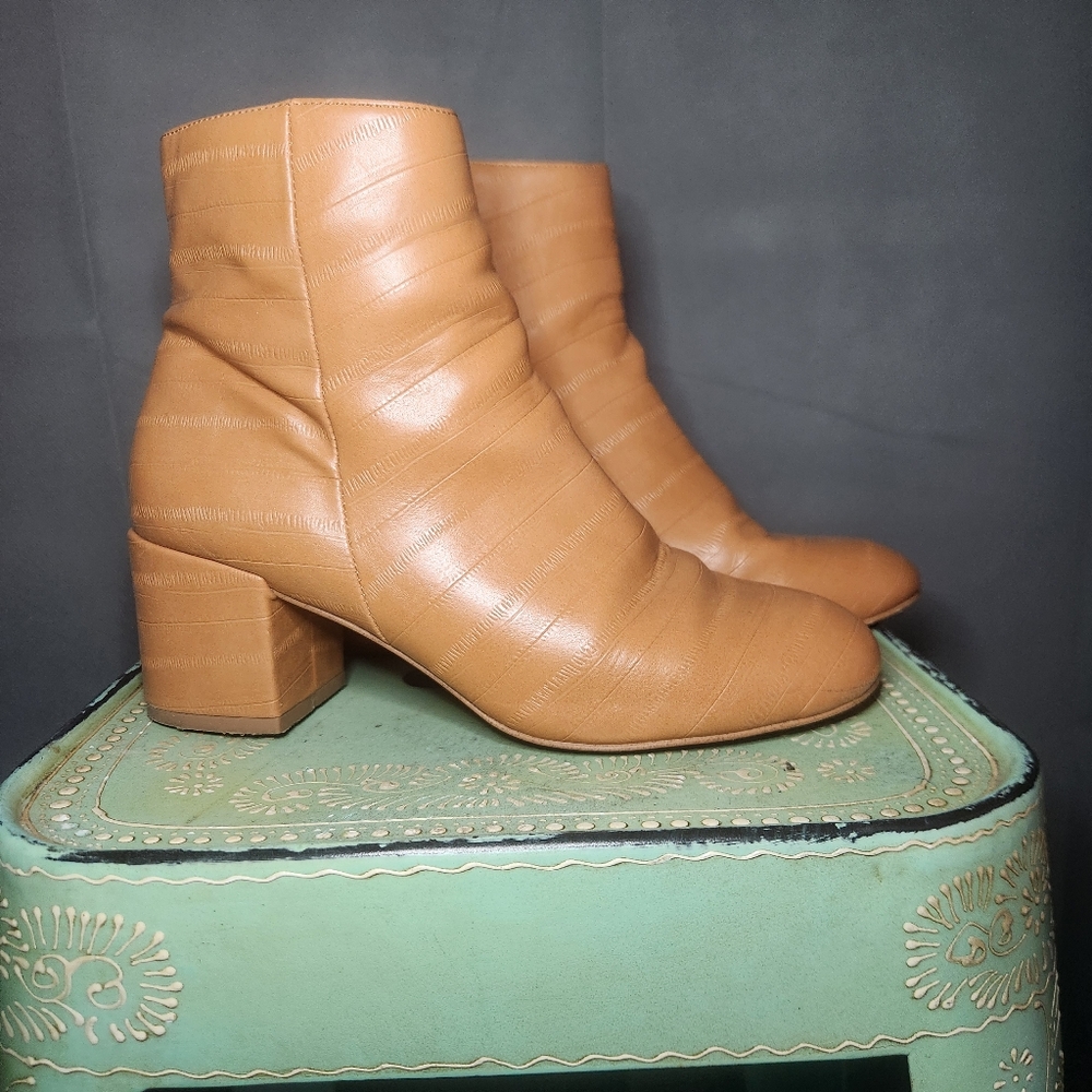 Urban Outfitters Honey Ankle Boots